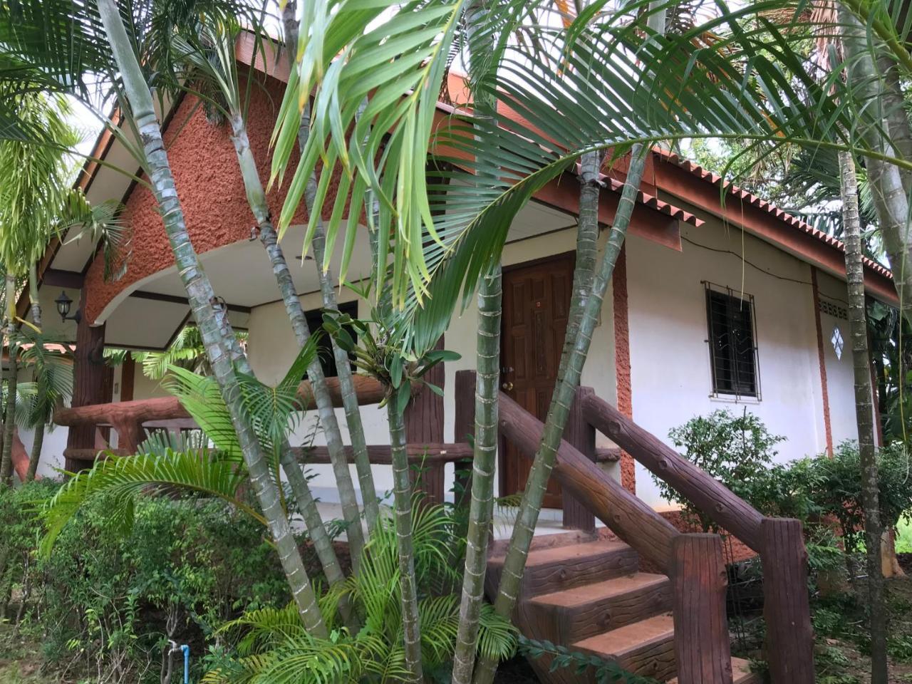 Lanta School Beach Resort Koh Lanta Exterior photo