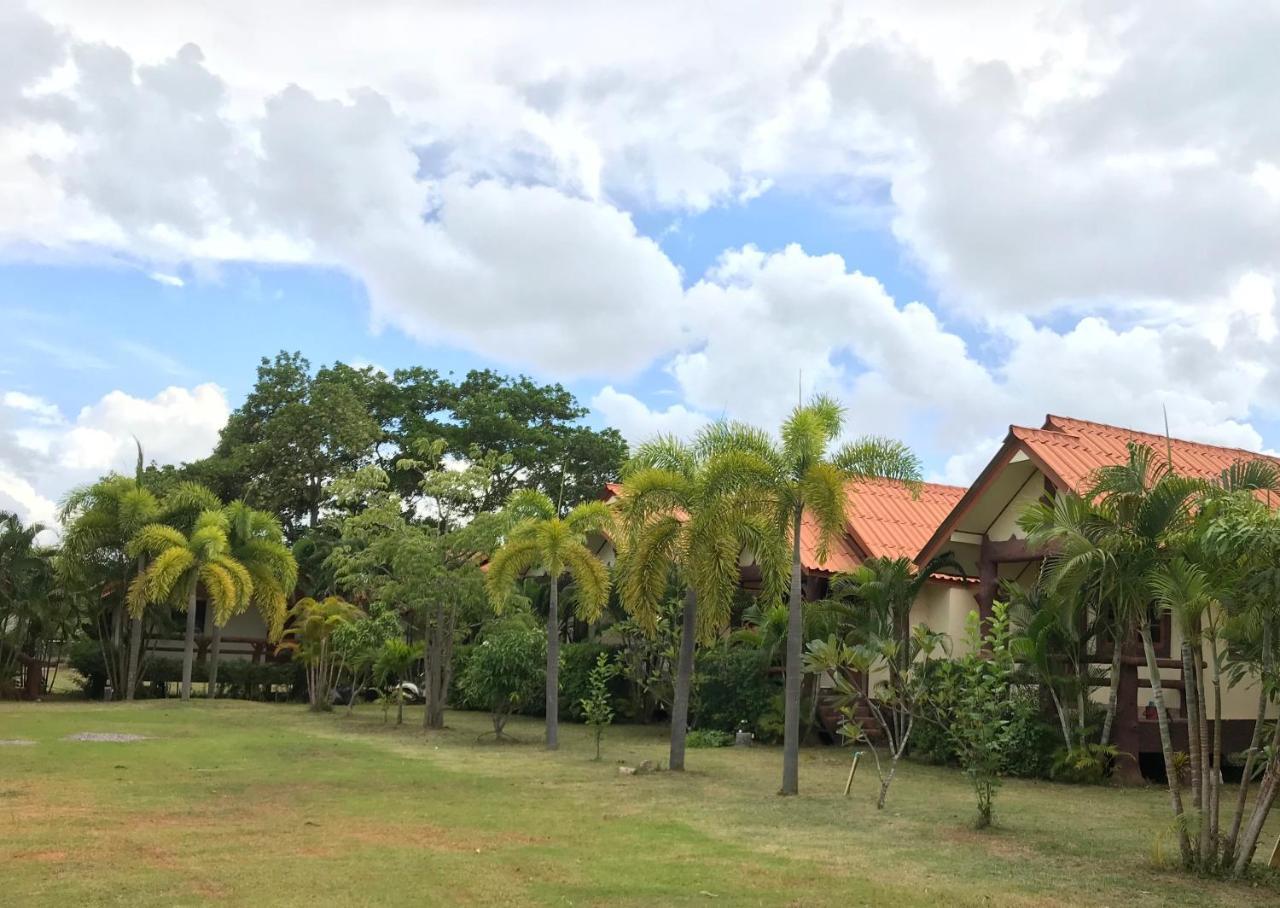 Lanta School Beach Resort Koh Lanta Exterior photo