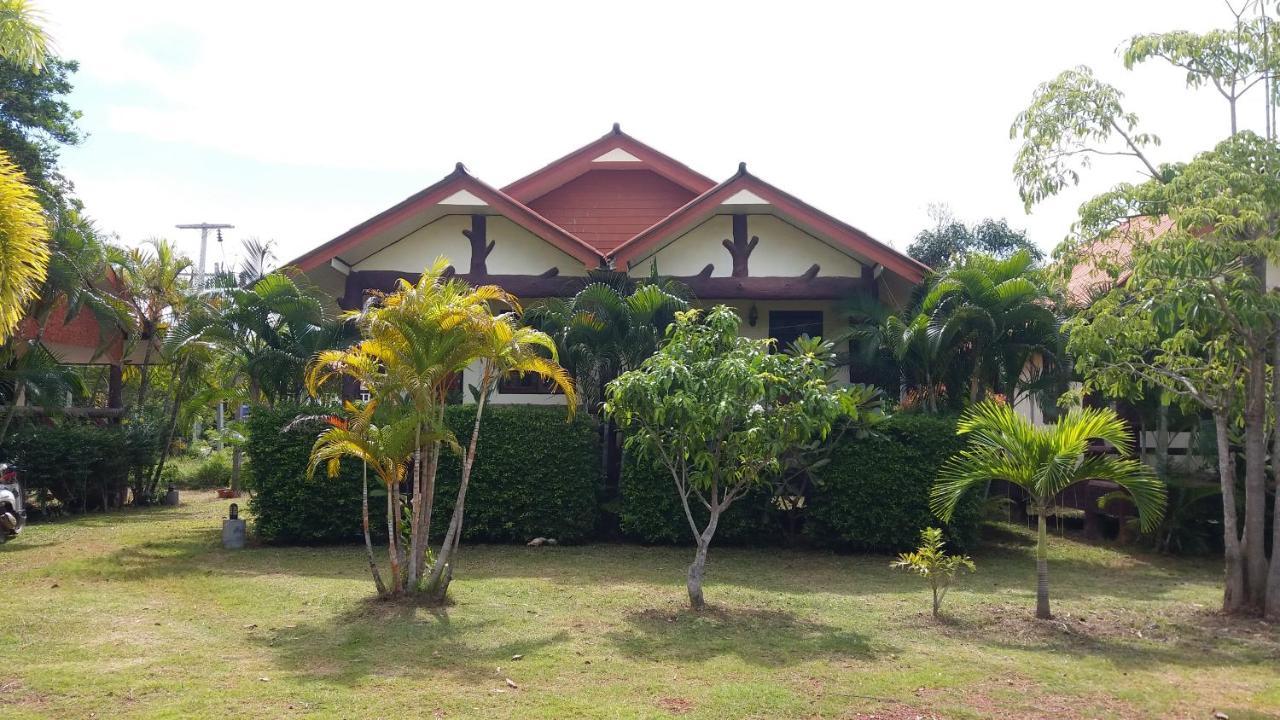 Lanta School Beach Resort Koh Lanta Exterior photo