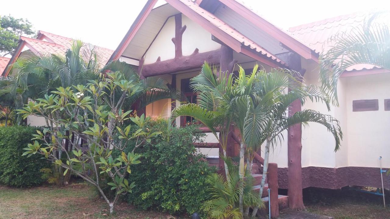Lanta School Beach Resort Koh Lanta Exterior photo