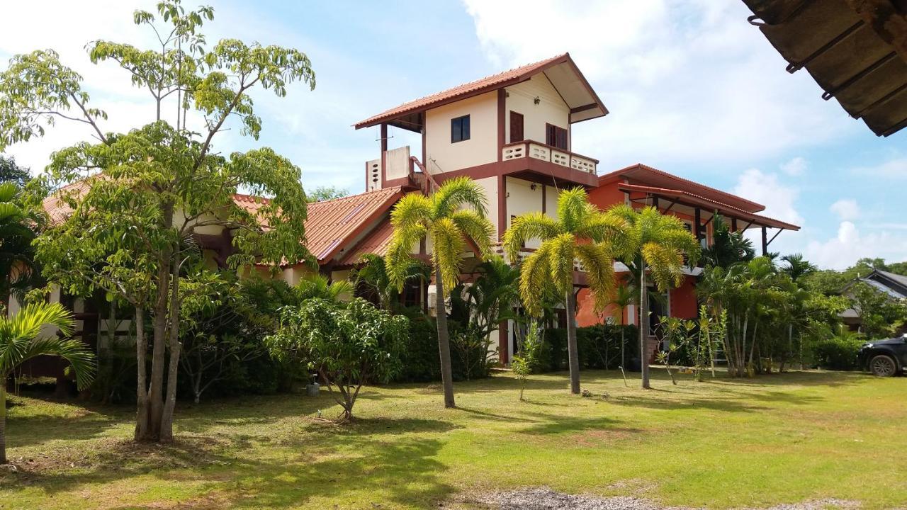 Lanta School Beach Resort Koh Lanta Exterior photo