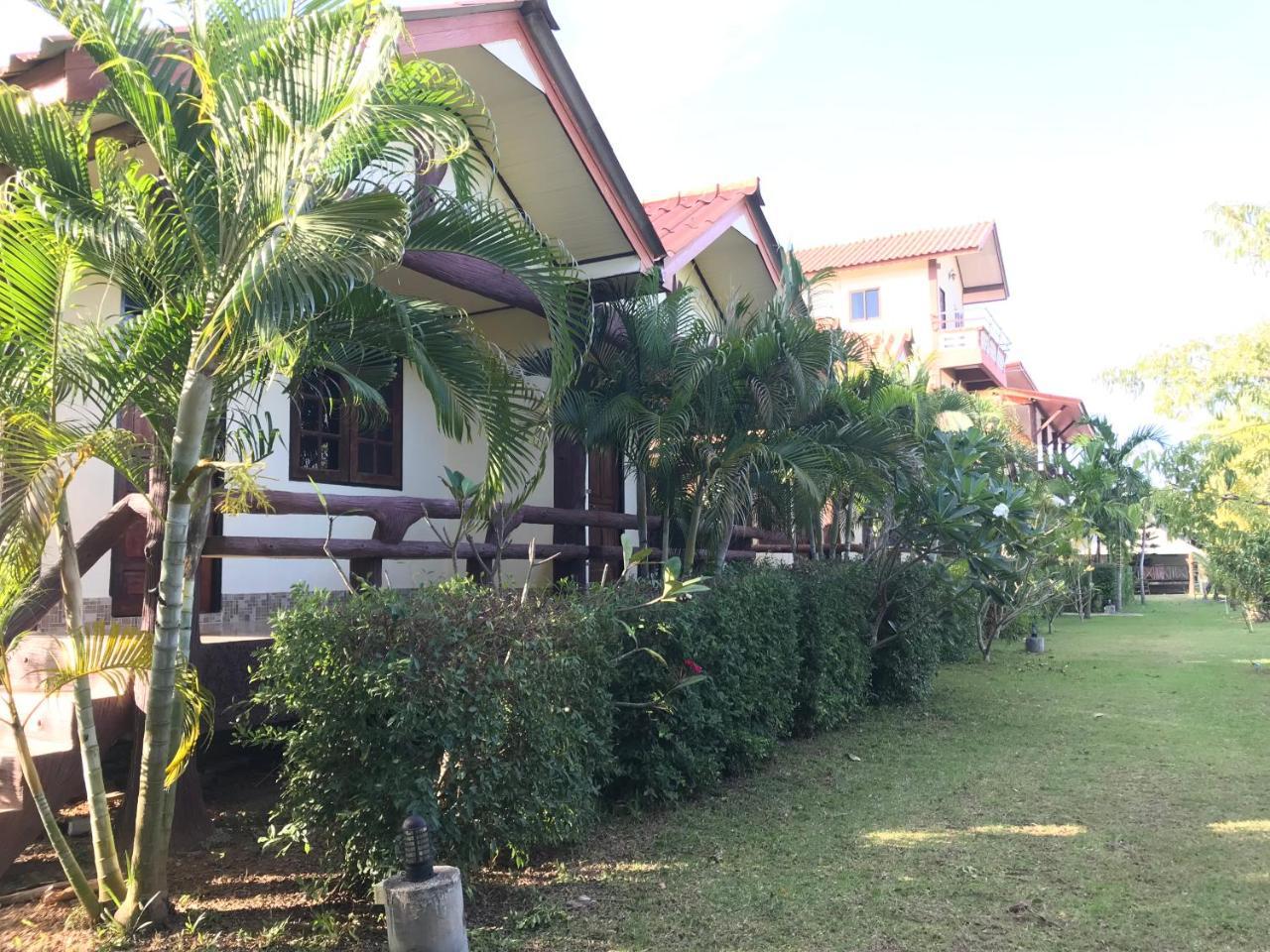 Lanta School Beach Resort Koh Lanta Exterior photo