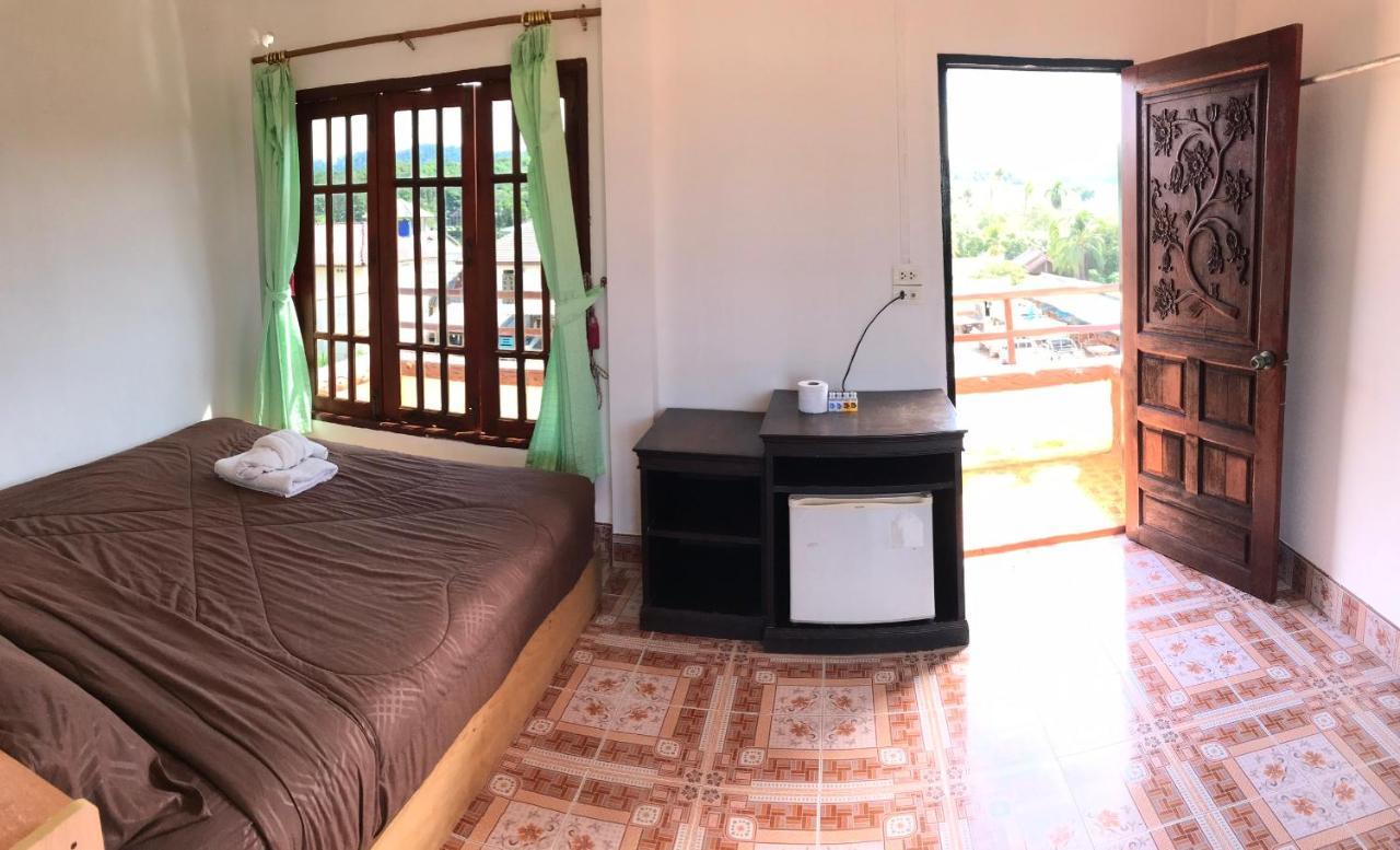 Lanta School Beach Resort Koh Lanta Exterior photo